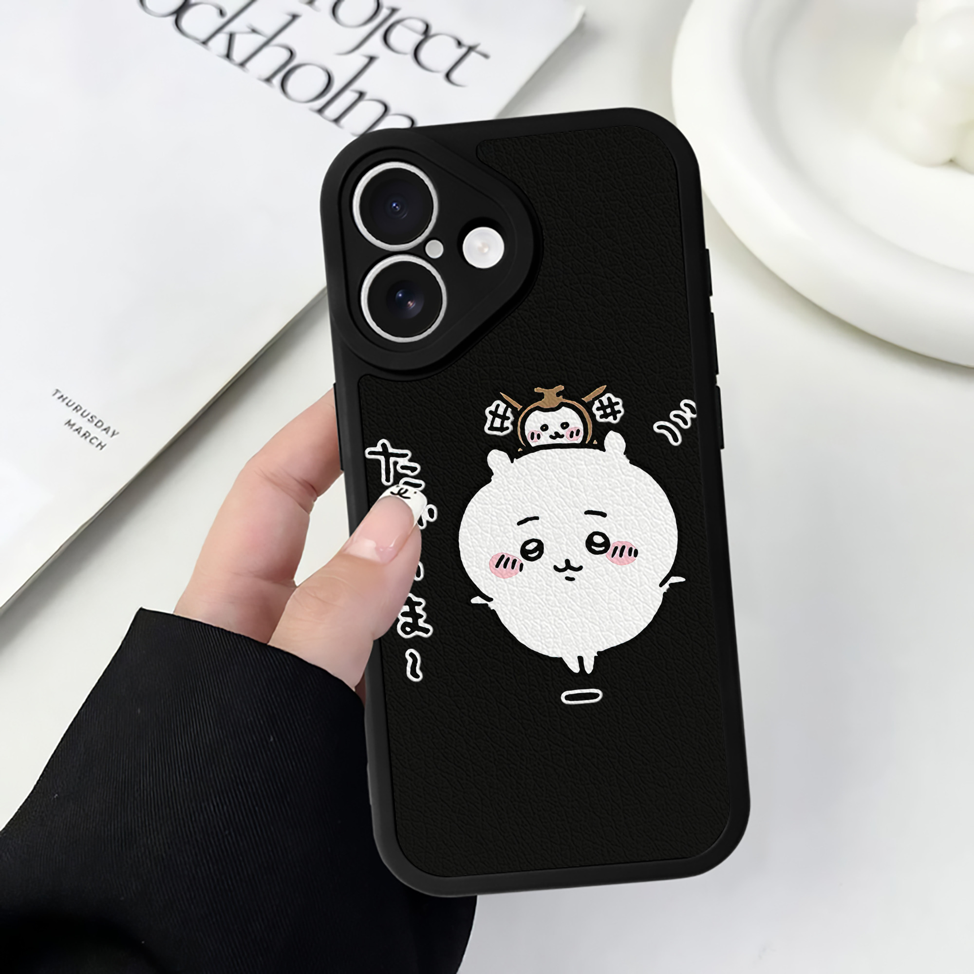 （画像用） ちいかわ ちいかわ Chii-kawa chiikawa 【iPhone 16シリーズ対応】シリコンスマホケース（レザー調） 材質：シリコン